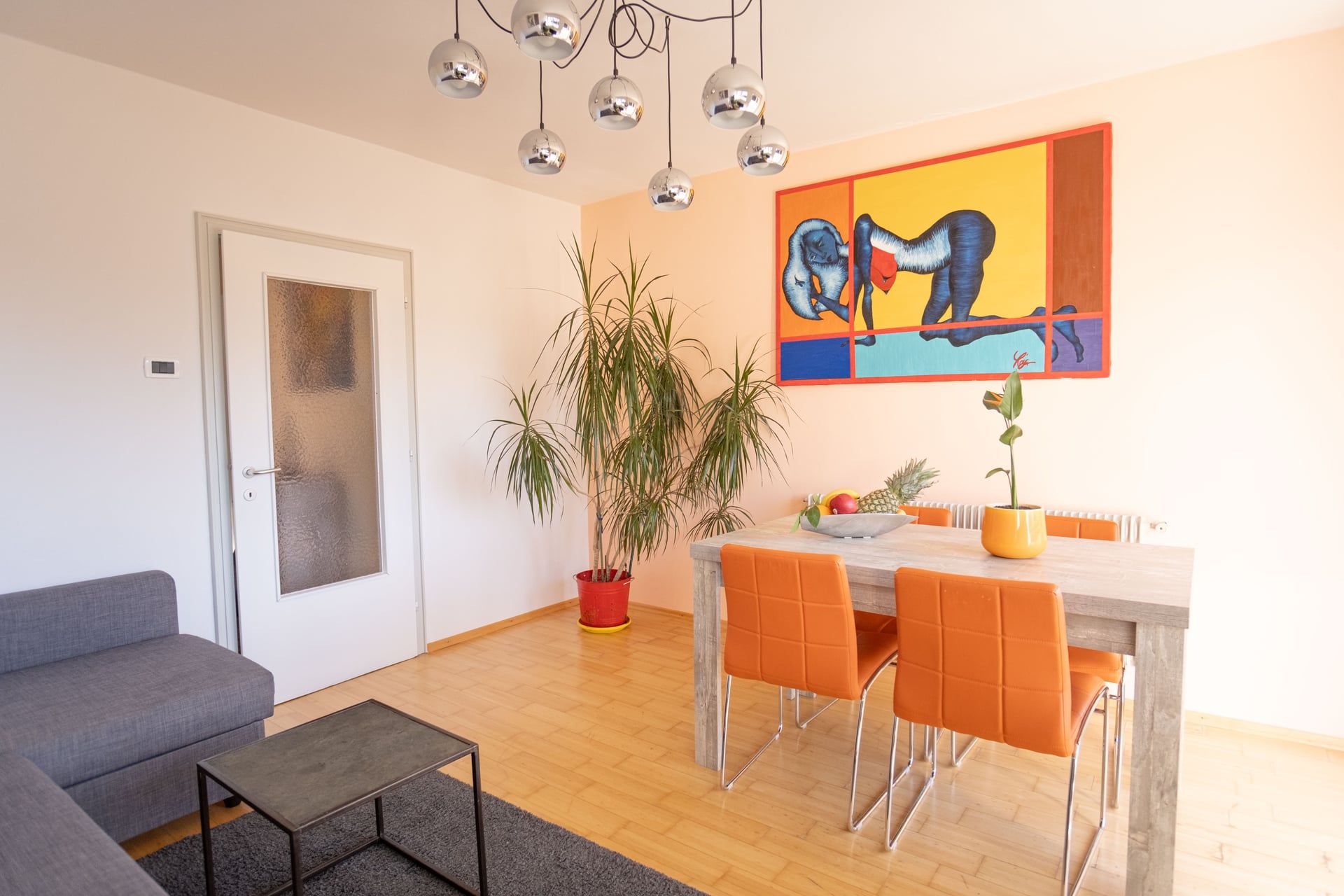 Apartment Orange - Dining Area