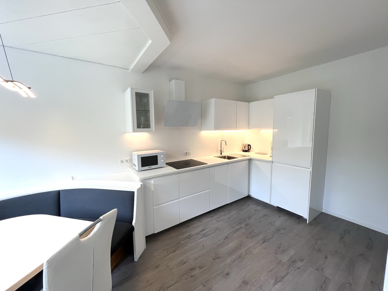 Apartment Yellow - Kitchen